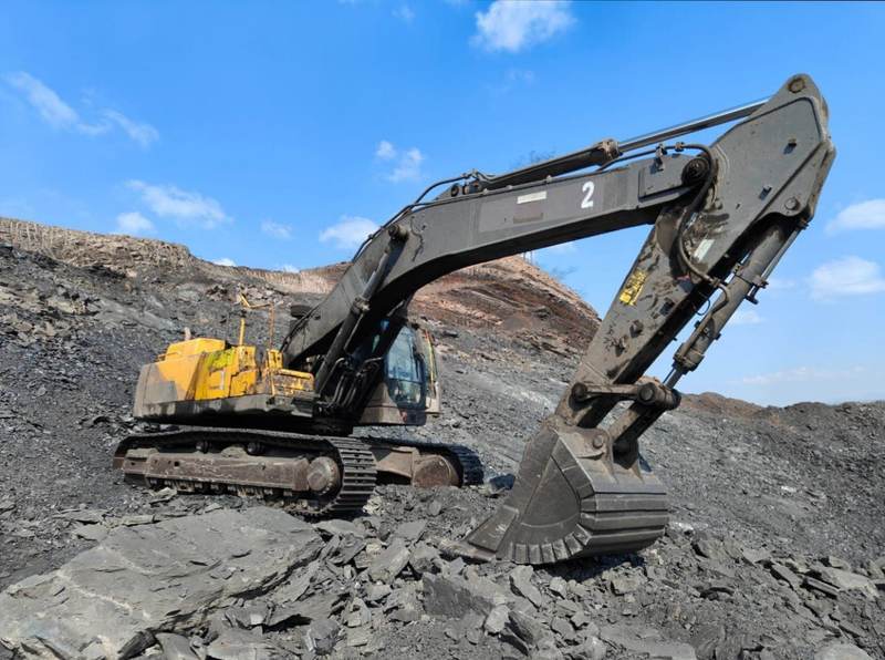 Open pit mining excavator at coal face